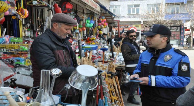 Kars'ta Polis ekipleri "Telefon Dolandırıcılarına" karşı Vatandaşı bilgilendiriyor