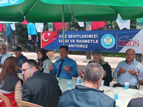 Salihli’de Şehitlerimiz Dualarla Anıldı 