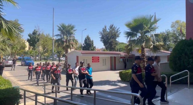 Aydın’da Jandarma ekiplerince yasa dışı bahis oynatan suç örgütü çökertildi